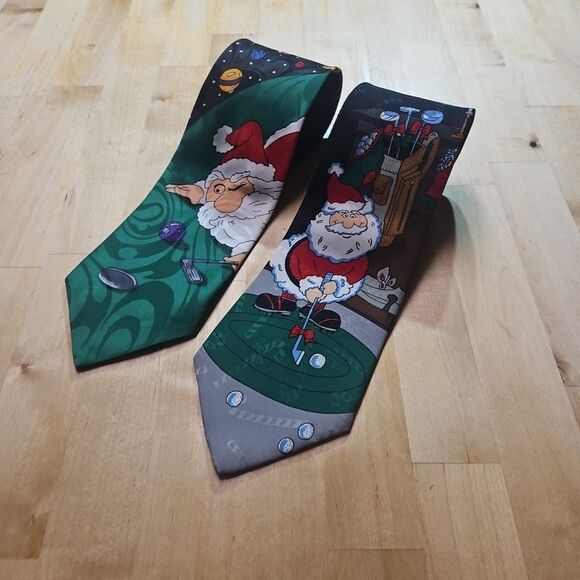 Lot Of 2 Specialties Hallmark Santa Playing Golf Tie's - Picture 1 of 12